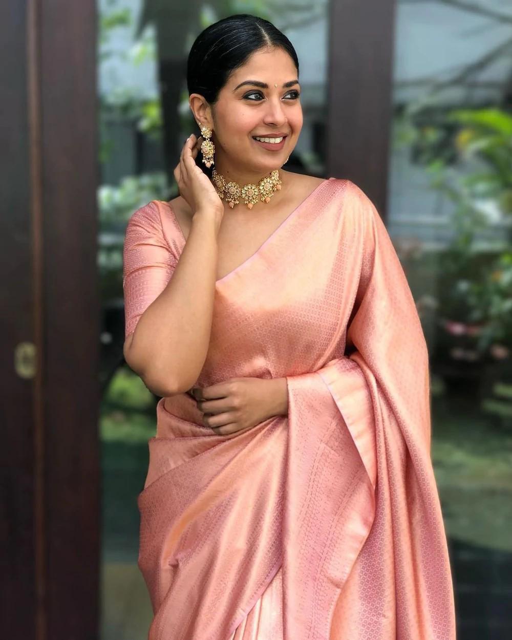Royal Weaves Soft Lichi Silk Saree